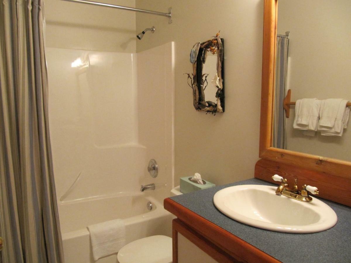 Arbutus Cove Guesthouse Metchosin Ngoại thất bức ảnh